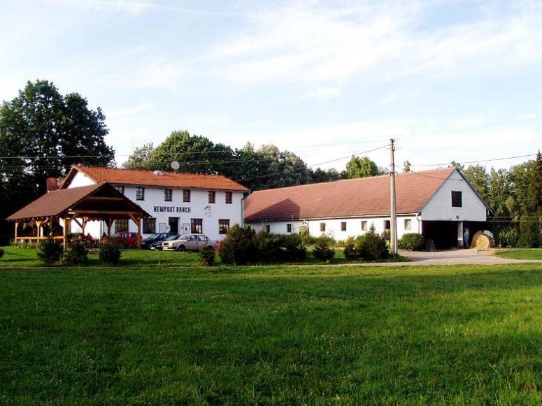 Dolní Domaslavice Staj Newport酒店 外观 照片